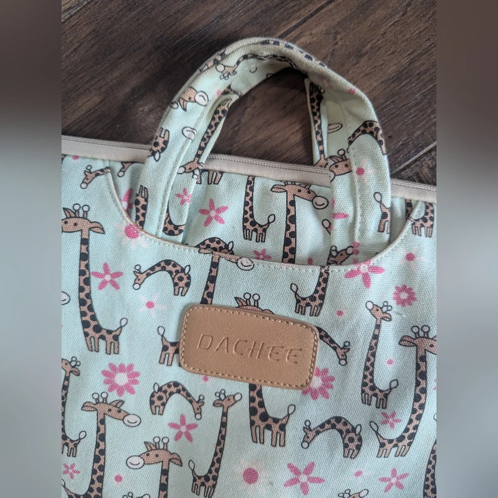 Dachee Multicolor Giraffe Print Laptop Bag - Pockets & Adjustable Shoulder Strap